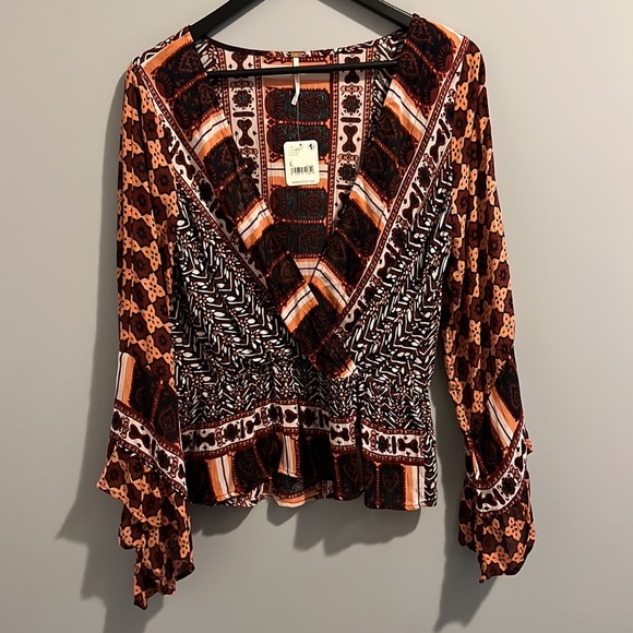 💫 HP 💫 NWTS FREE PEOPLE ROSALIE BELL SLEEVE BLOUSE (L) - Picture 4 of 13